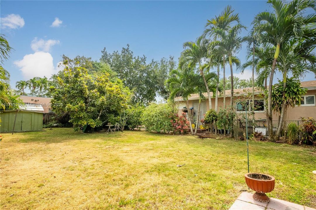 Recently Sold: $575,000 (2 beds, 1 baths, 1160 Square Feet)