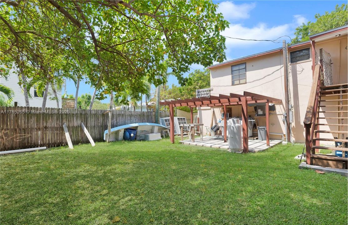 待售: $475,000 (4 贝兹, 3 浴室, 1620 平方英尺)