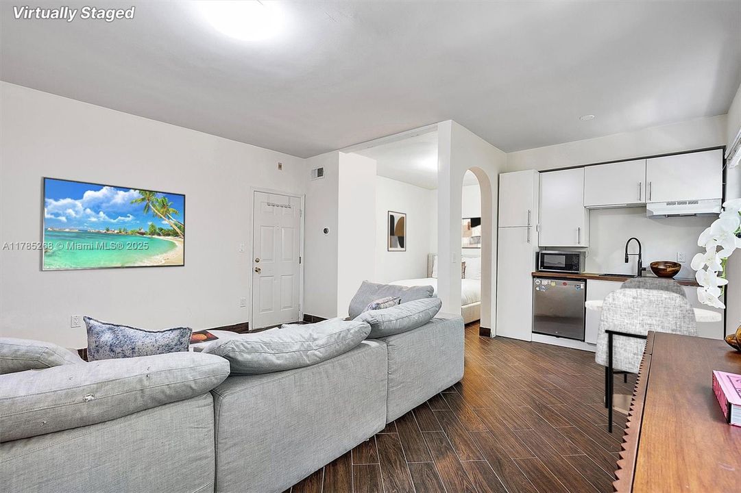 For Sale: $205,000 (0 beds, 1 baths, 450 Square Feet)