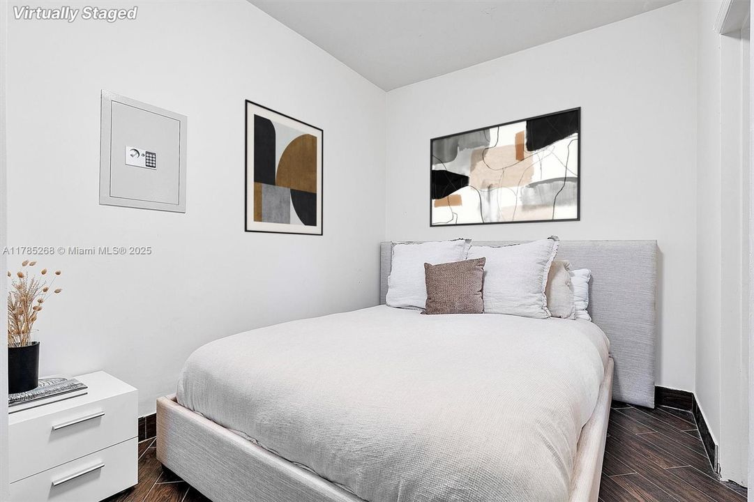 For Sale: $205,000 (0 beds, 1 baths, 450 Square Feet)