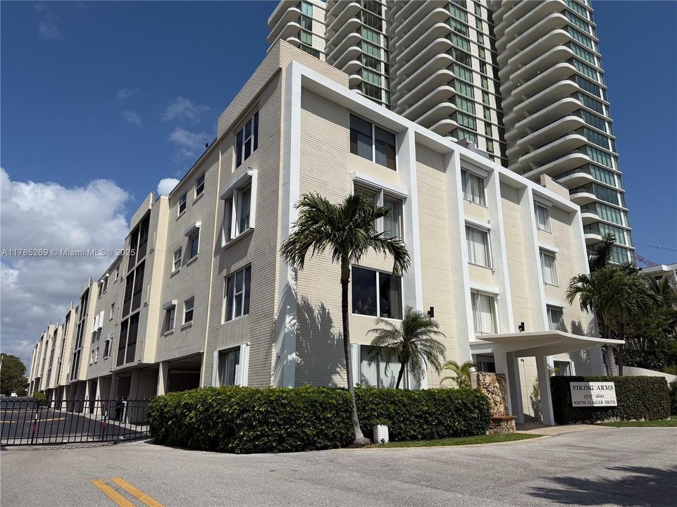 Recently Sold: $378,000 (1 beds, 1 baths, 673 Square Feet)