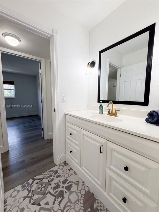 Recently Sold: $378,000 (1 beds, 1 baths, 673 Square Feet)