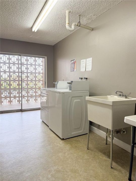 Recently Sold: $378,000 (1 beds, 1 baths, 673 Square Feet)