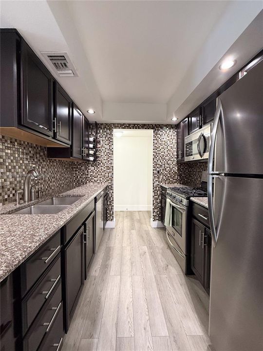 Recently Sold: $378,000 (1 beds, 1 baths, 673 Square Feet)