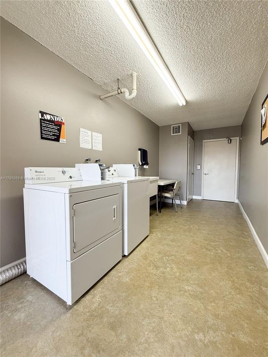 Recently Sold: $378,000 (1 beds, 1 baths, 673 Square Feet)