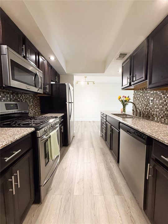 Recently Sold: $378,000 (1 beds, 1 baths, 673 Square Feet)