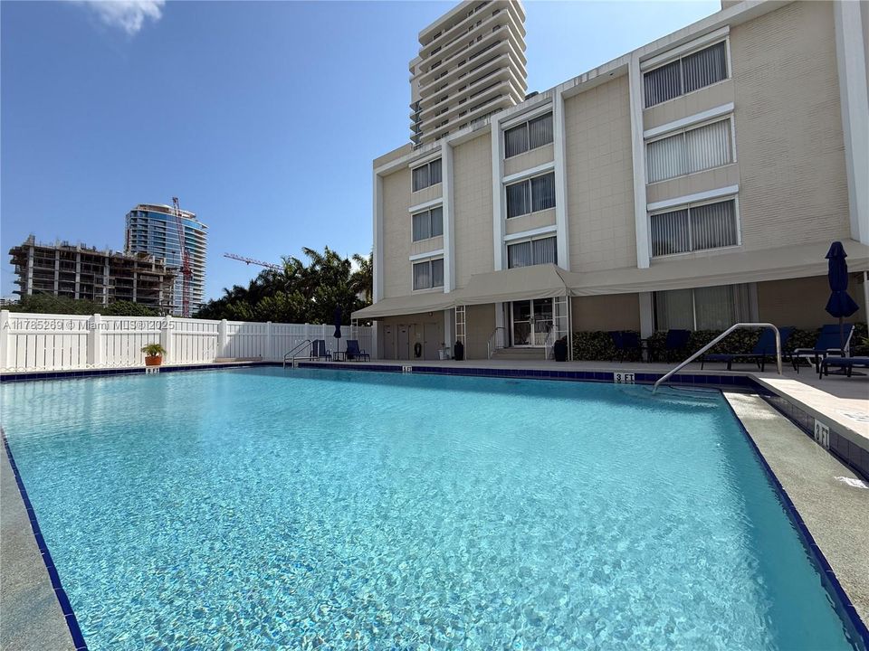 Recently Sold: $378,000 (1 beds, 1 baths, 673 Square Feet)