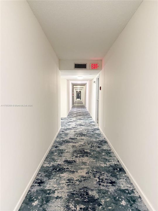 Recently Sold: $378,000 (1 beds, 1 baths, 673 Square Feet)