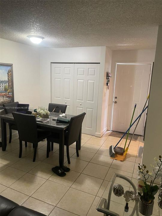 Недавно продано: $215,000 (1 спален, 1 ванн, 665 Квадратных фут)