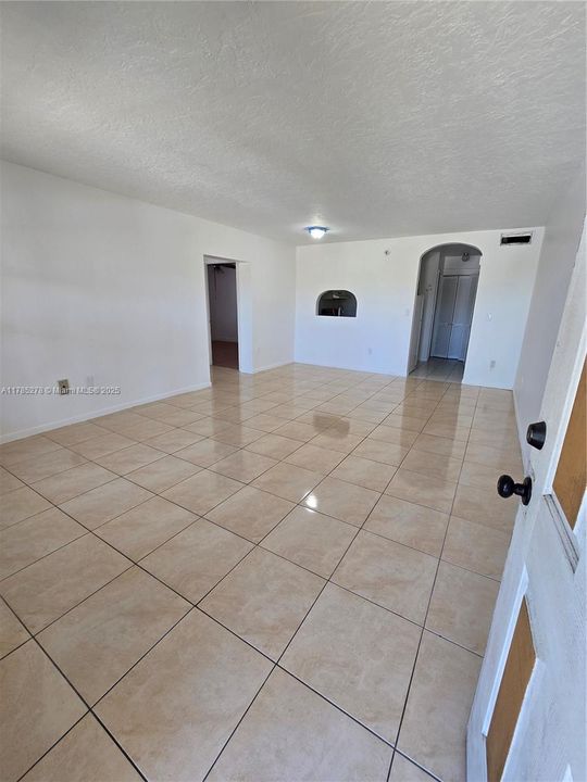 Recientemente alquilado: $1,800 (2 camas, 2 baños, 860 Pies cuadrados)