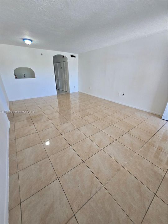 Recientemente alquilado: $1,800 (2 camas, 2 baños, 860 Pies cuadrados)