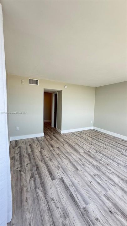 For Sale: $275,000 (2 beds, 2 baths, 1317 Square Feet)