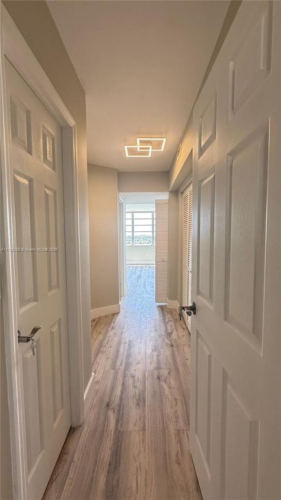 For Sale: $275,000 (2 beds, 2 baths, 1317 Square Feet)