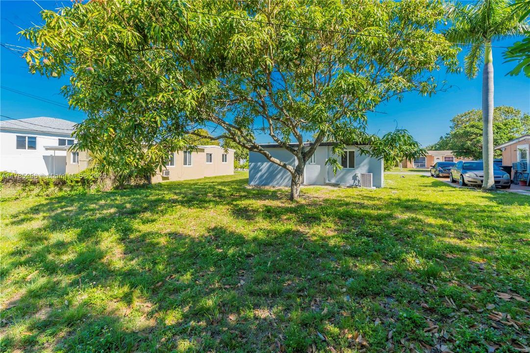 Recently Sold: $325,000 (2 beds, 1 baths, 572 Square Feet)