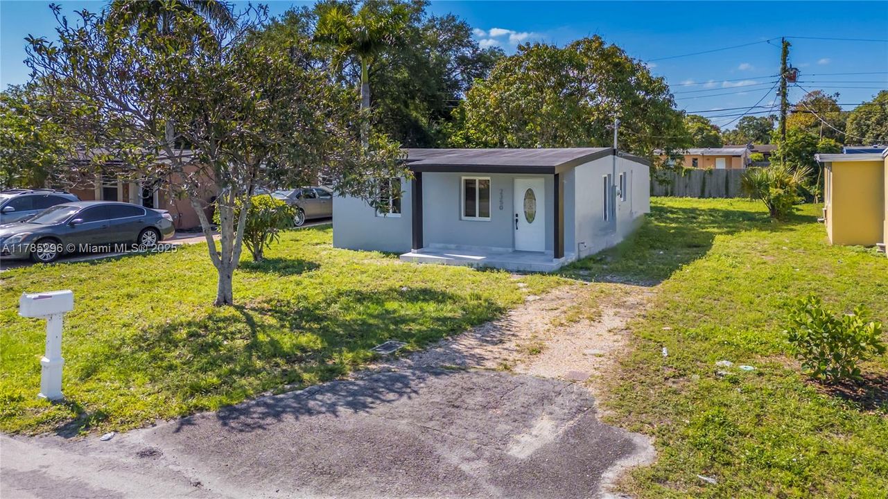 Recently Sold: $325,000 (2 beds, 1 baths, 572 Square Feet)