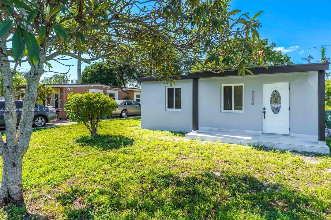 Recently Sold: $325,000 (2 beds, 1 baths, 572 Square Feet)