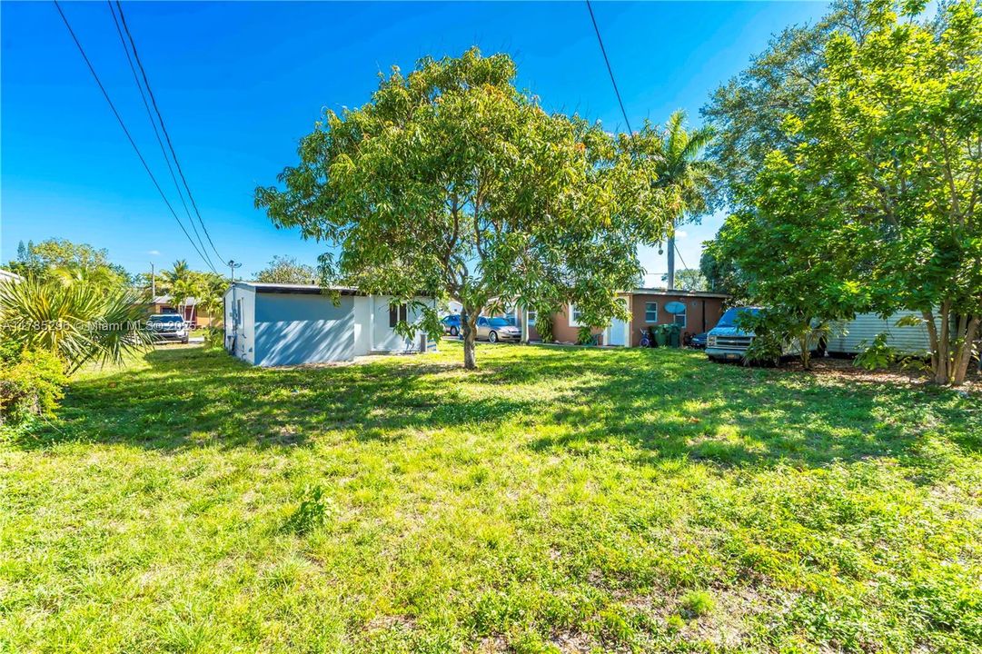 Recently Sold: $325,000 (2 beds, 1 baths, 572 Square Feet)