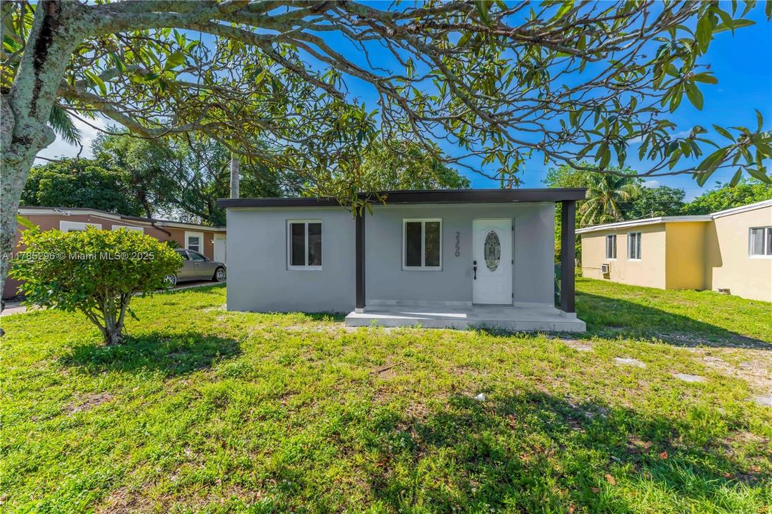 Recently Sold: $325,000 (2 beds, 1 baths, 572 Square Feet)