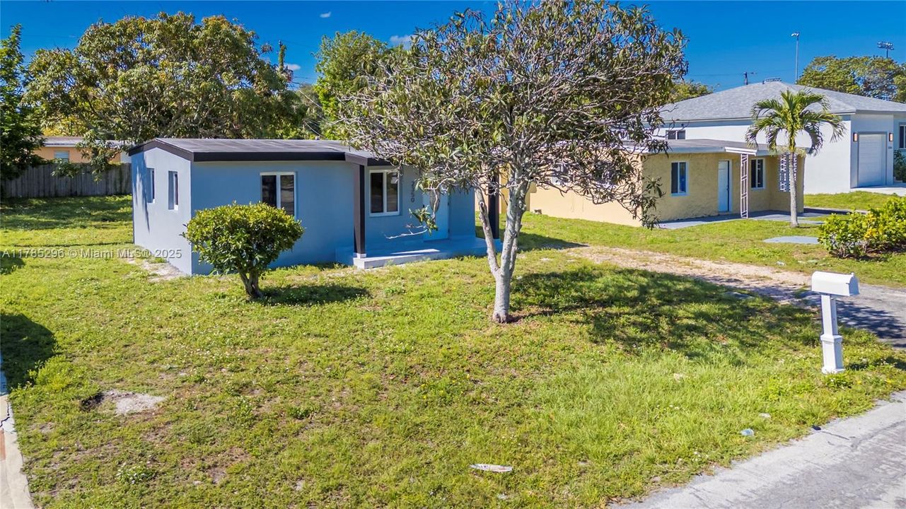 Recently Sold: $325,000 (2 beds, 1 baths, 572 Square Feet)