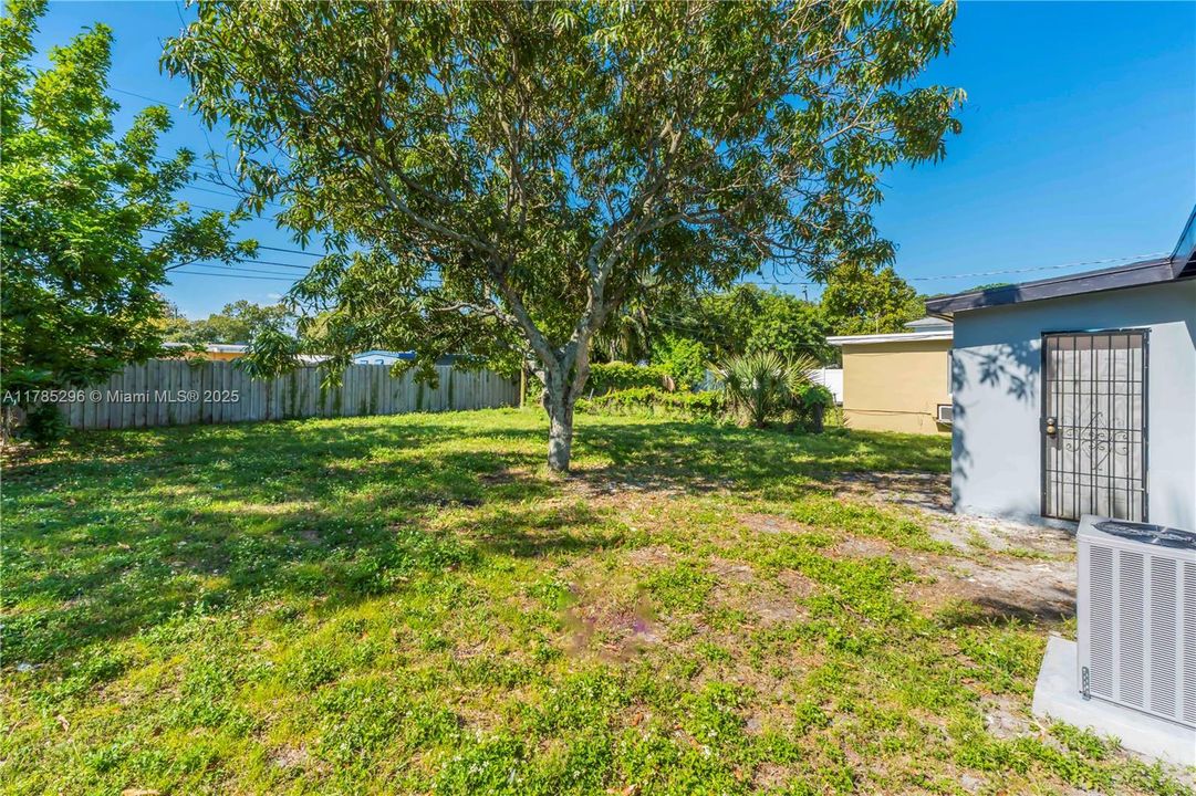 Recently Sold: $325,000 (2 beds, 1 baths, 572 Square Feet)