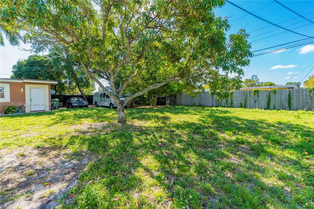 Recently Sold: $325,000 (2 beds, 1 baths, 572 Square Feet)