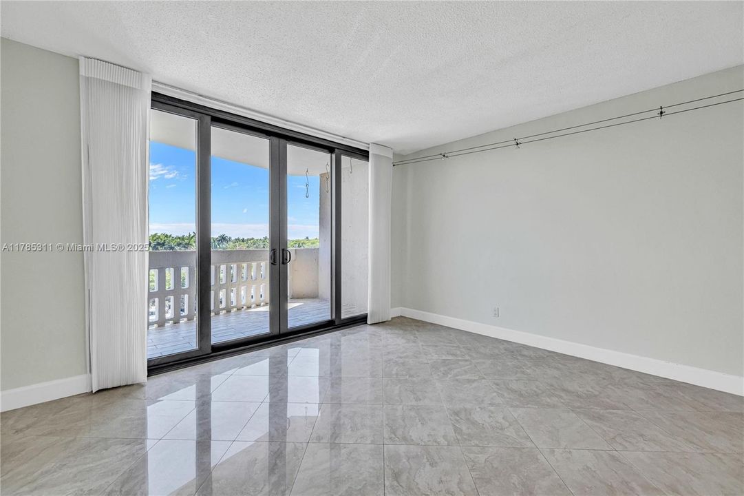 На продажу: $850,000 (2 спален, 2 ванн, 1570 Квадратных фут)