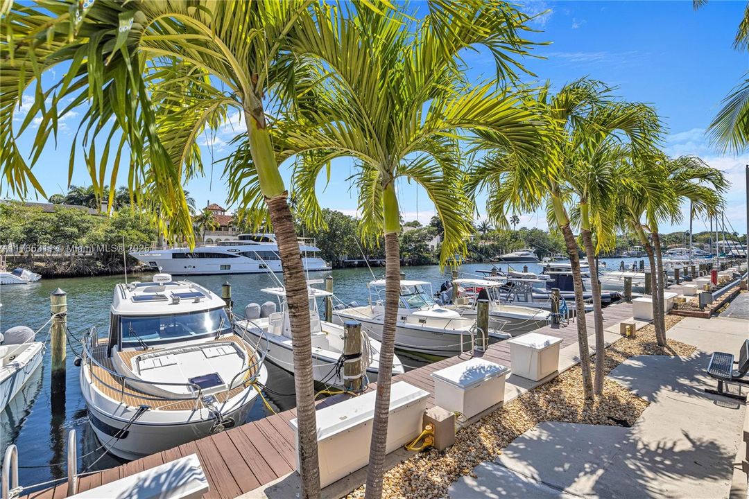 На продажу: $850,000 (2 спален, 2 ванн, 1570 Квадратных фут)