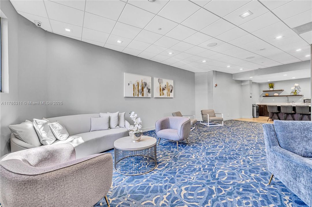 На продажу: $850,000 (2 спален, 2 ванн, 1570 Квадратных фут)