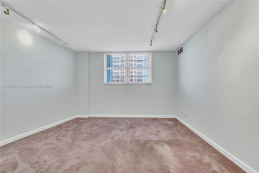 На продажу: $850,000 (2 спален, 2 ванн, 1570 Квадратных фут)