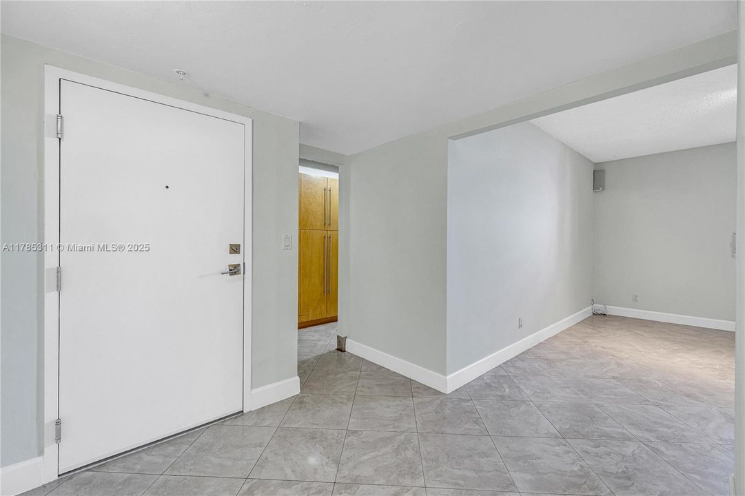 На продажу: $850,000 (2 спален, 2 ванн, 1570 Квадратных фут)