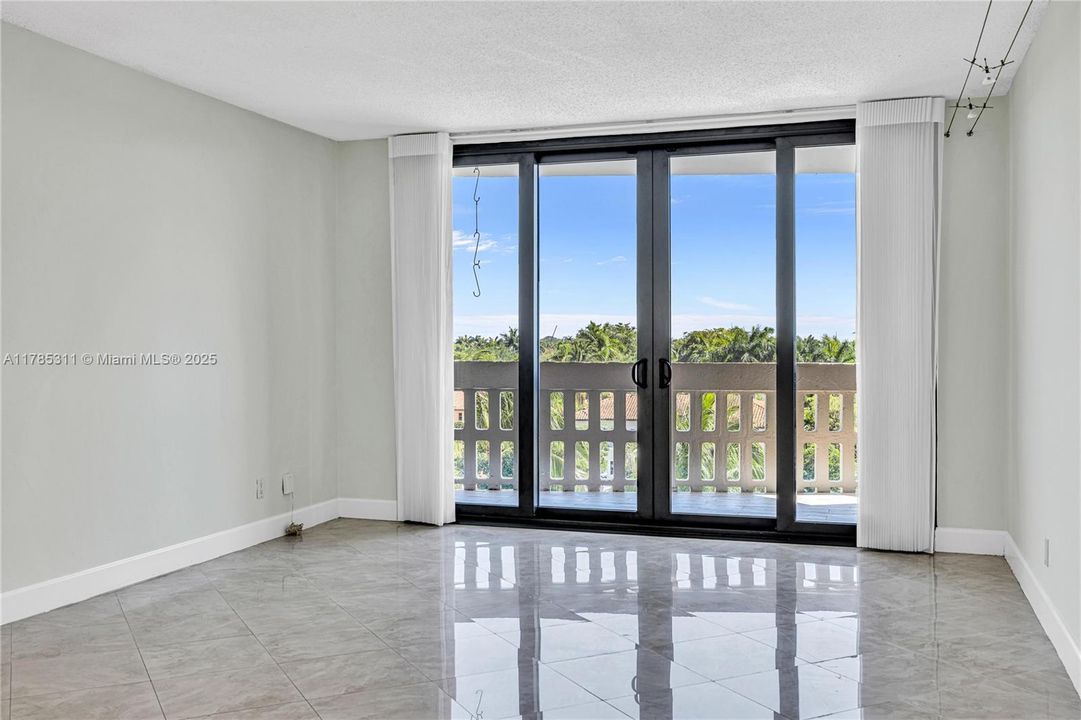 На продажу: $850,000 (2 спален, 2 ванн, 1570 Квадратных фут)