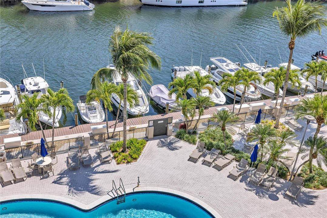 На продажу: $850,000 (2 спален, 2 ванн, 1570 Квадратных фут)