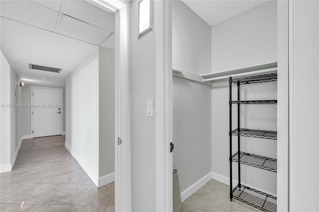 На продажу: $850,000 (2 спален, 2 ванн, 1570 Квадратных фут)