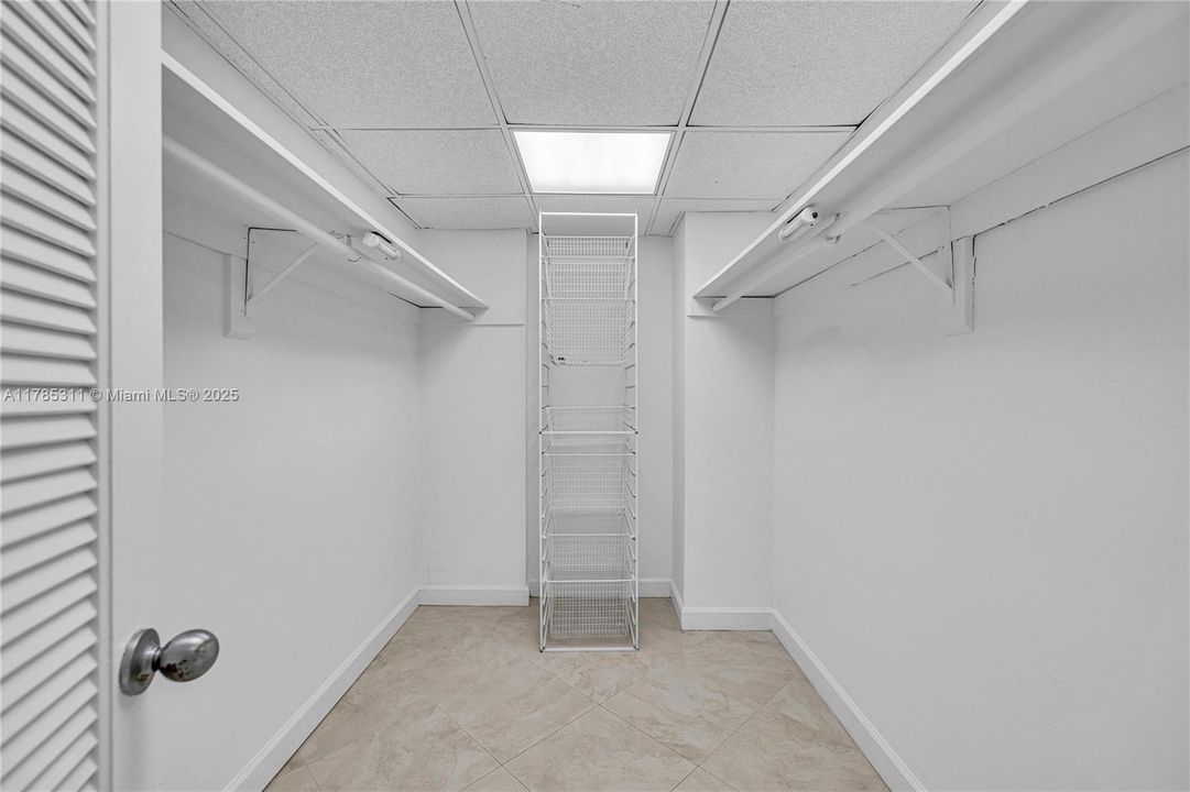 На продажу: $850,000 (2 спален, 2 ванн, 1570 Квадратных фут)