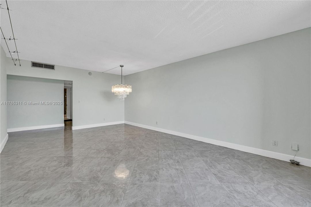 На продажу: $850,000 (2 спален, 2 ванн, 1570 Квадратных фут)