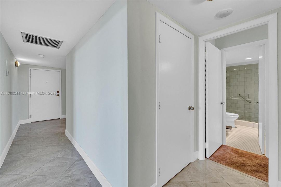 На продажу: $850,000 (2 спален, 2 ванн, 1570 Квадратных фут)