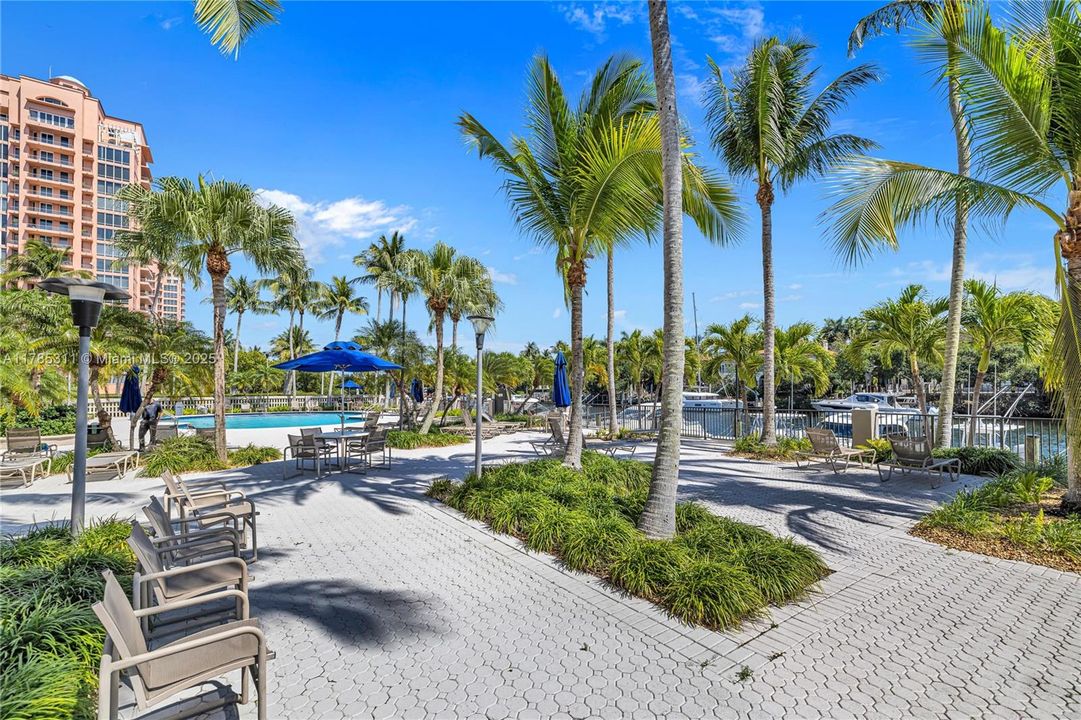 На продажу: $850,000 (2 спален, 2 ванн, 1570 Квадратных фут)