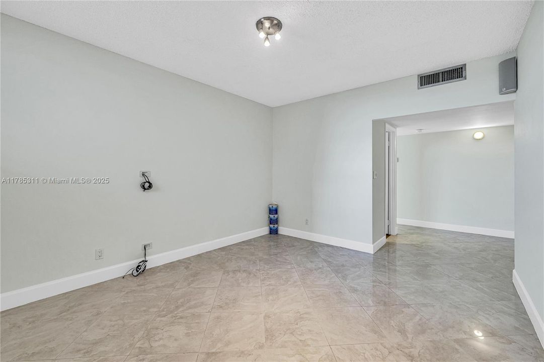 На продажу: $850,000 (2 спален, 2 ванн, 1570 Квадратных фут)