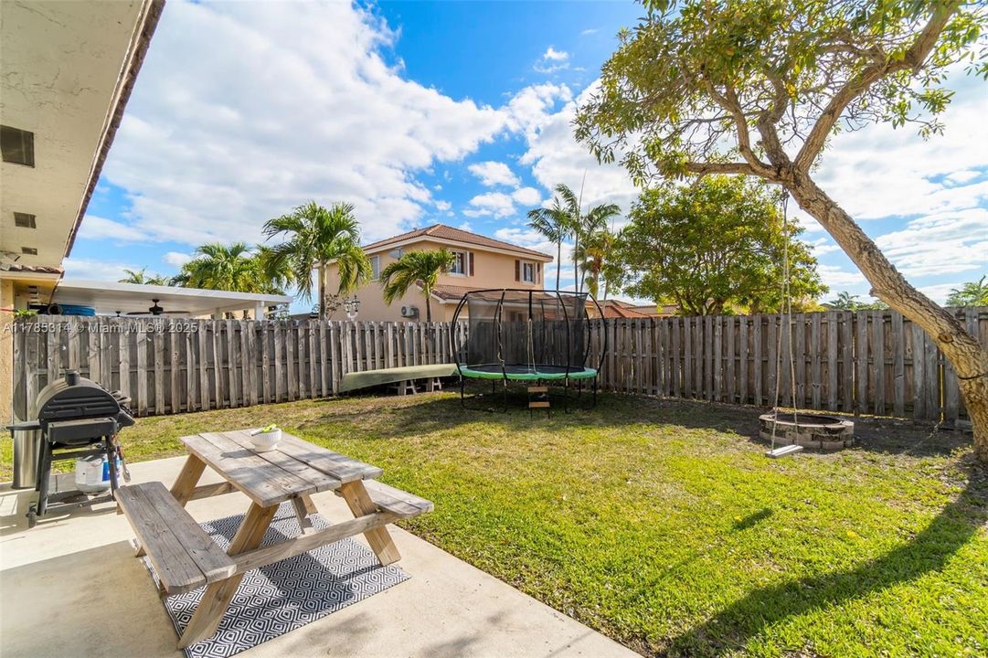 Недавно продано: $524,900 (3 спален, 2 ванн, 1381 Квадратных фут)