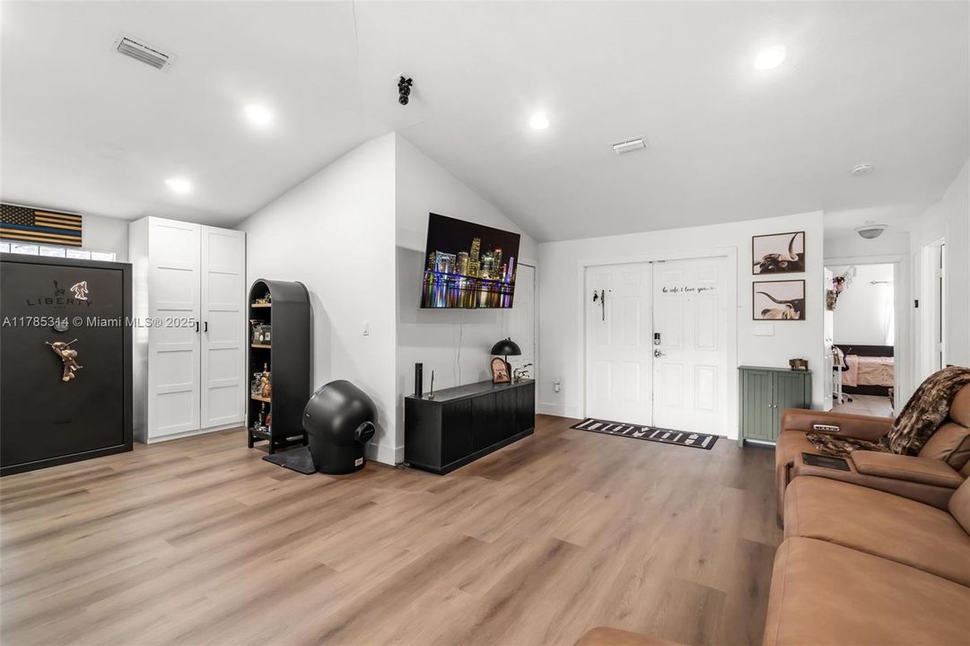 Недавно продано: $524,900 (3 спален, 2 ванн, 1381 Квадратных фут)