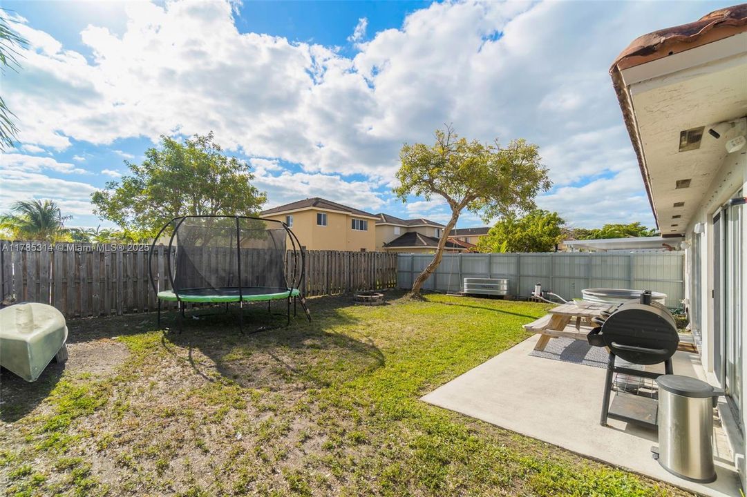 Недавно продано: $524,900 (3 спален, 2 ванн, 1381 Квадратных фут)