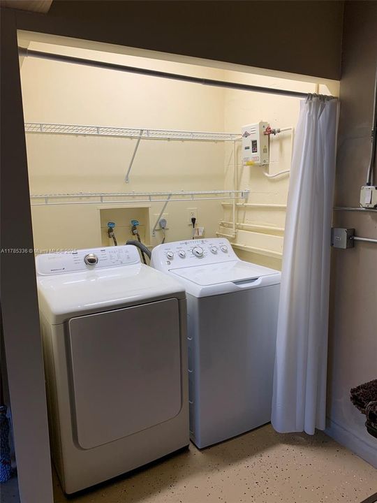 Recently Rented: $4,500 (2 beds, 2 baths, 884 Square Feet)