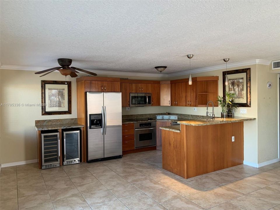 Recently Rented: $4,500 (2 beds, 2 baths, 884 Square Feet)