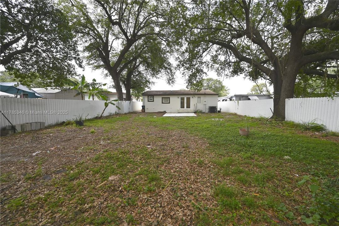 Недавно продано: $518,000 (4 спален, 2 ванн, 1054 Квадратных фут)