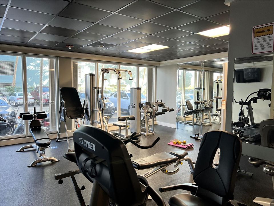 Recently Rented: $2,000 (1 beds, 1 baths, 940 Square Feet)