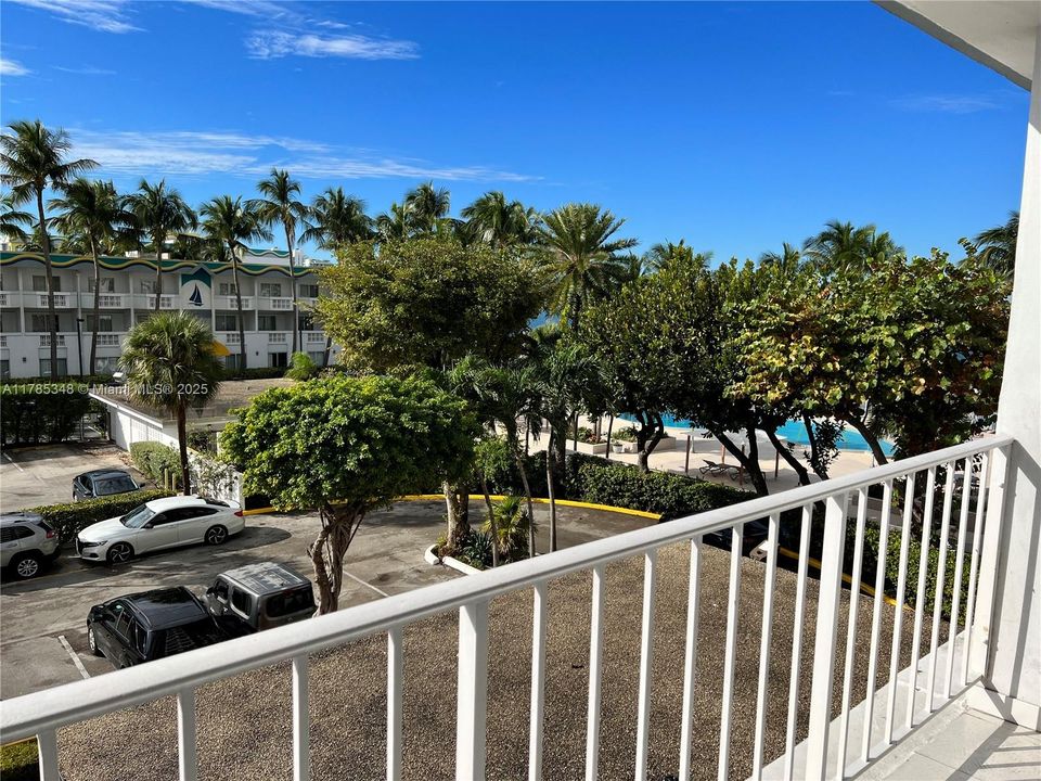 Recently Rented: $2,000 (1 beds, 1 baths, 940 Square Feet)