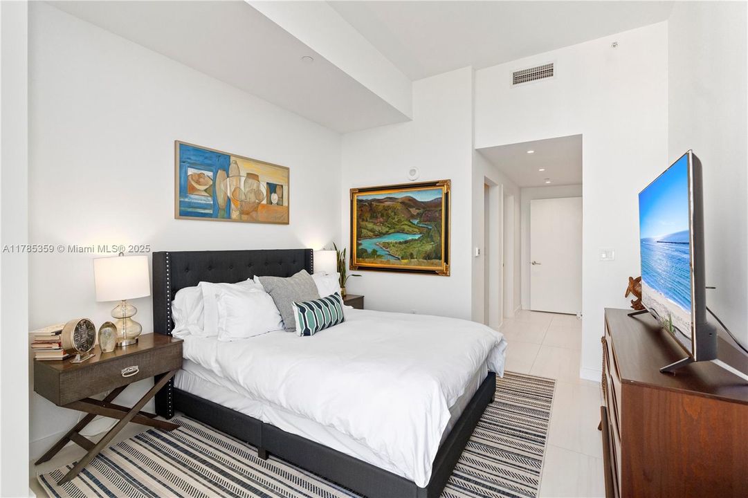 For Rent: $35,000 (3 beds, 3 baths, 2025 Square Feet)