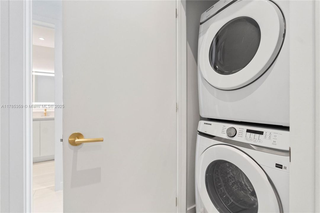 For Rent: $35,000 (3 beds, 3 baths, 2025 Square Feet)