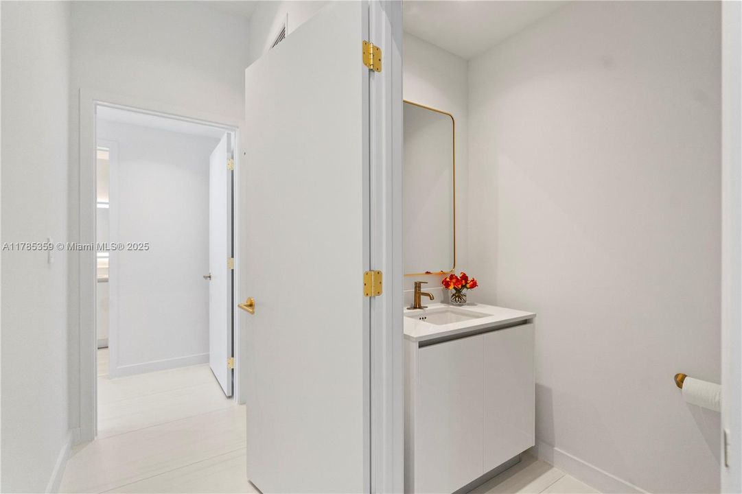 For Rent: $35,000 (3 beds, 3 baths, 2025 Square Feet)