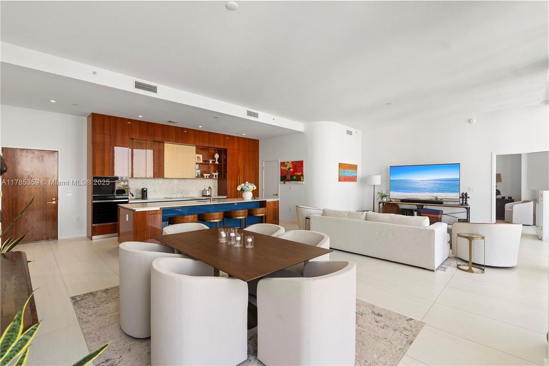 For Rent: $35,000 (3 beds, 3 baths, 2025 Square Feet)